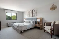 The Wave at Marblehead Hotels in Lakeside Marblehead