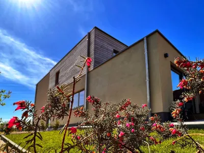 Inova Guesthouse - Comfort Room with Private Bathroom and Access to Shared Facilities Hotel a 