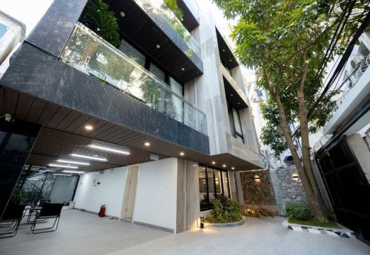 3. 어친 아파트먼트..