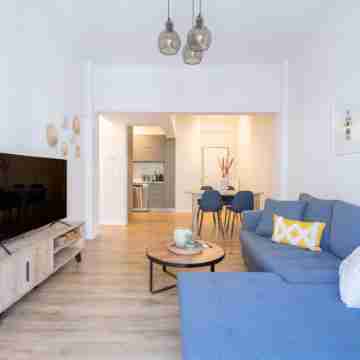 Urban Comfort 2 Bdrm Next to Metro Others