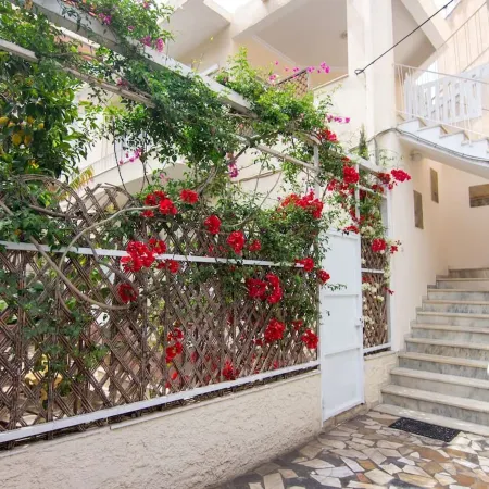 Cozy Apartment Next to Alimos Beach