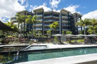 The Bay Apartments - parking
