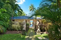 Enchanting Beachfront Retreat - Leamington Cottage 1 Bedroom Villa by Blue Sky Luxury