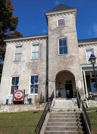 The Lodge at Old City Hall