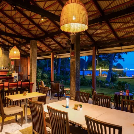 Tinidee Hideaway Tonsai Beach Krabi Отели рядом с достопримечательностью «Рейлэй»
