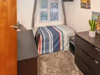 Room in Guest Room - Charming London Guest Room with Garden BBQ Hotels in Haringey