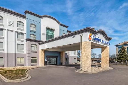 Comfort Inn & Suites Madison East - Monona Отели в г. Ратленд