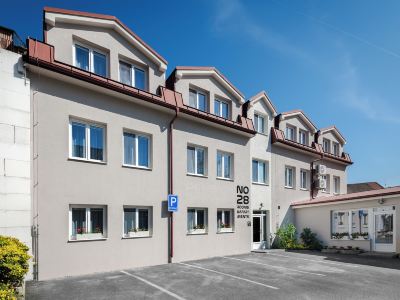 No 28 Rooms & Apartments
