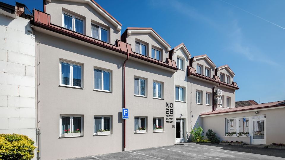 No 28 Rooms & Apartments