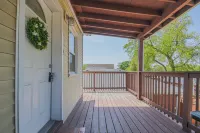 Comfy One Bed Apartment in Forest Park