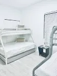 Spacious 5-bedroom house with AC and WiFi in charming Palmetto
