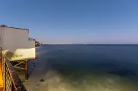 Two Bedroom Beach House Minutes from Carbon Beach