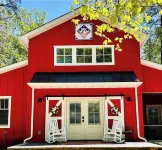 The Tiny Red Barn on the Reservoir - A Private Oasis Near Williamsburg Virginia