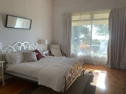 Esplanade Beach House with beautiful sea views 세마포어 호텔