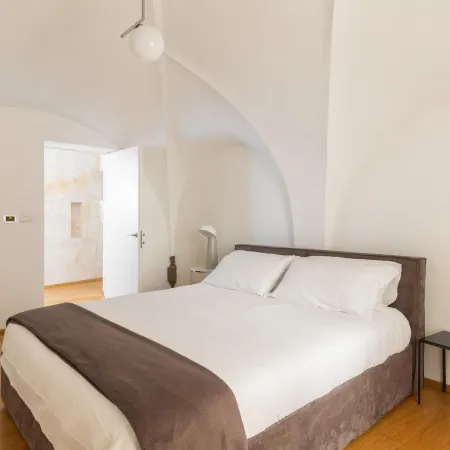 Santo Stefano Elegant Apartment by Wonderful Italy