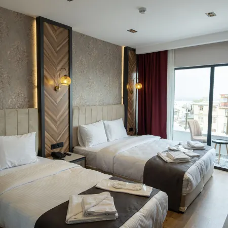 Linda Port Hotel