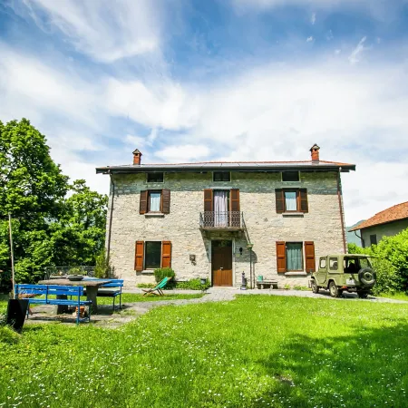 Piazzaga565 Отели в г. Торно