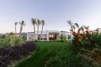 Taf Villas - Beach Resort & Tesla - Villas