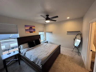 3bd/3ba home centrally located between Horseshoe Bend and Antelope Canyon. Hotels near Historic Navajo Bridge