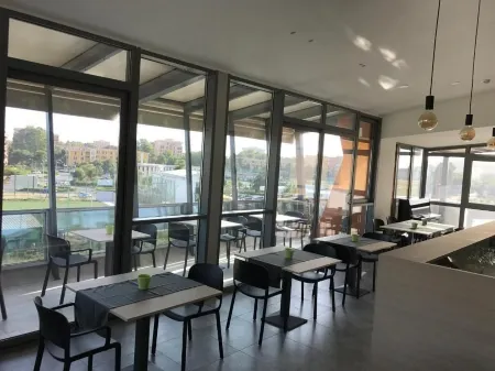 Erasmus Hotel Отели рядом с достопримечательностью «Manfria»