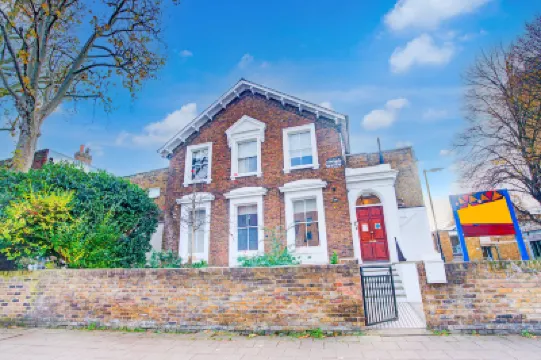 Peckham Rooms Hotel by Belvilla Hotels near New Cross Gate Tube Station