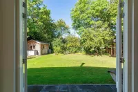 Bungalow in Netherlands with Garden & Trampoline
