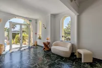 La Garoupe-Gardiole Hotels in Антіб