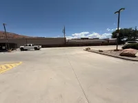 River Canyon Lodge - Motels