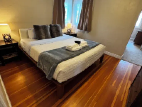 Cozy, Convenient Holladay Bungalow w/ Amenities ホラデイのホテル