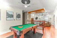 Private Oasis near Springs w/ King Bd + Pool Table