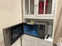 Charming small studio in adorable St. John's WiFi access, 2 twin beds, full bath