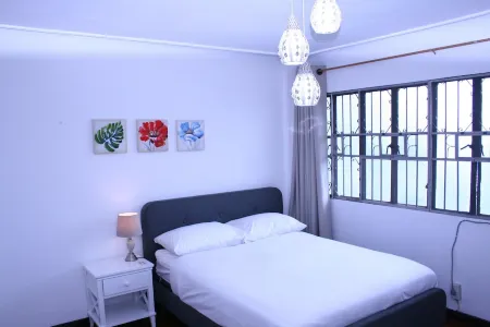 135m2 Townhouse near Airport with air conditioning, washing machine, parking Отели рядом с достопримечательностью «Нешнел Шрайн оф Мэри Хелп оф Крисченс»