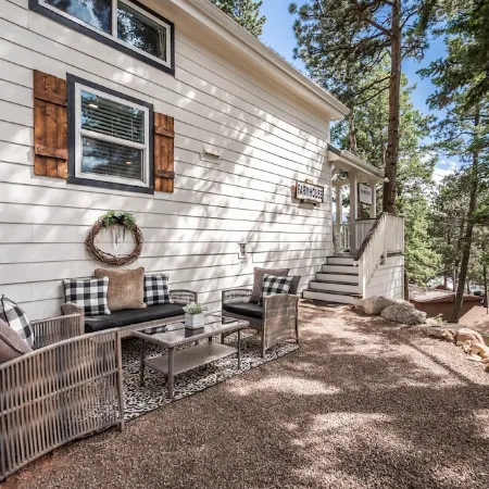 Mountain Living - Breathtaking View of Pikes Peak