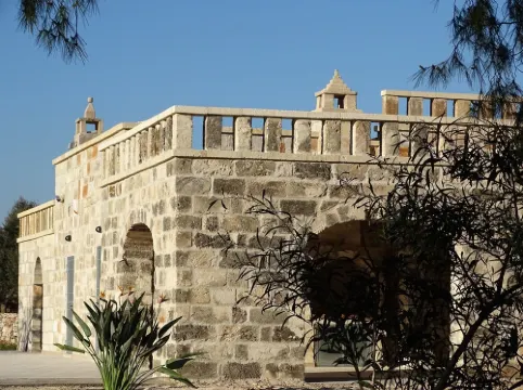 Carefully renovated, located in the very calm countryside with seaview