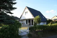 Bright, family-friendly house near the dyke with wallbox