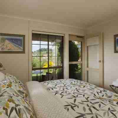 Tara Cottage - pet friendly Rooms