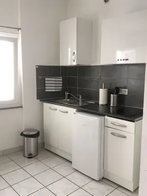 Superb modern studio in typical neighborhood