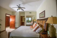 Luxury 3 Bedroom/3.5 Bath Condo overlooking Jaco Beach. Hotels in 