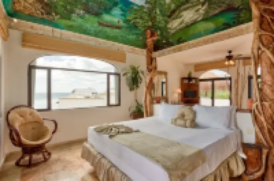 Villa Umakiha, Secluded Beach Villa with Private Pool + Jacuzzi!