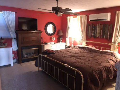 UPDATED YEAR ROUND LAKE HOUSE Hotels in Livingston County