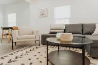 Private Pickleball Court! Lovely 2 Bedroom Home - Minutes to Everything