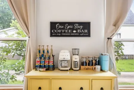 Spacious 4-bedroom w/ full en suite baths -  1/2 mile from Covington Square!