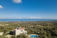 Comfortable villa with pool