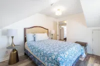 1-Bedroom Bayside Canal front Condo. In the heart of downtown OC. Hotel in zona Jolly Roger at the Pier