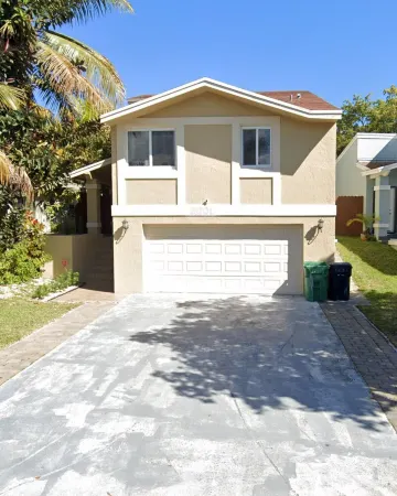 New Miami Townhouse On Lake For Families SU 3Bd, 1Bth, 5 Per