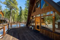 Walk to Lake! Dazzling Chalet - 3+Bd 2.5ba 2100sf - Heart of the West  Shore - Chalets