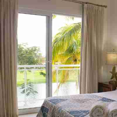 Cocotal Golf Club, Deluxe Lake Village penthouse Rooms