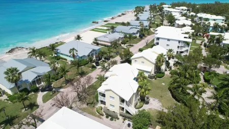 Bimini Nest Cozy Studio, Steps from the Beach