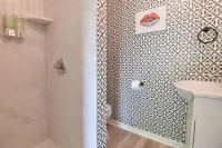 Charlotte tiny home getaway 5 min to lake Wylie 20 minutes to downtown Charlotte Hotels near Rivergate
