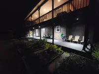 Clean, quite, private, fully furnished apartment!  호텔